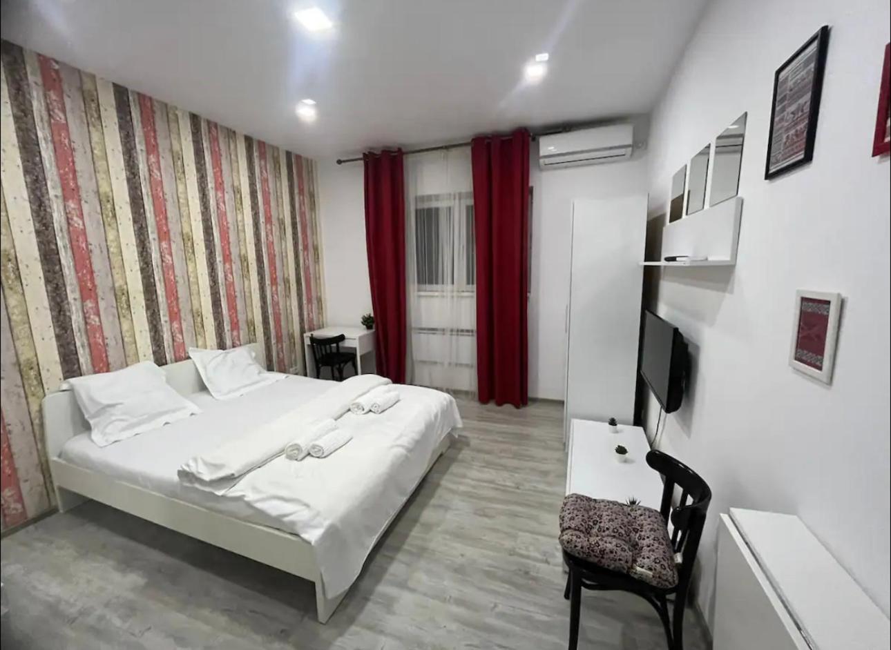 Amazing Location In The City Center Bucharest Exterior photo
